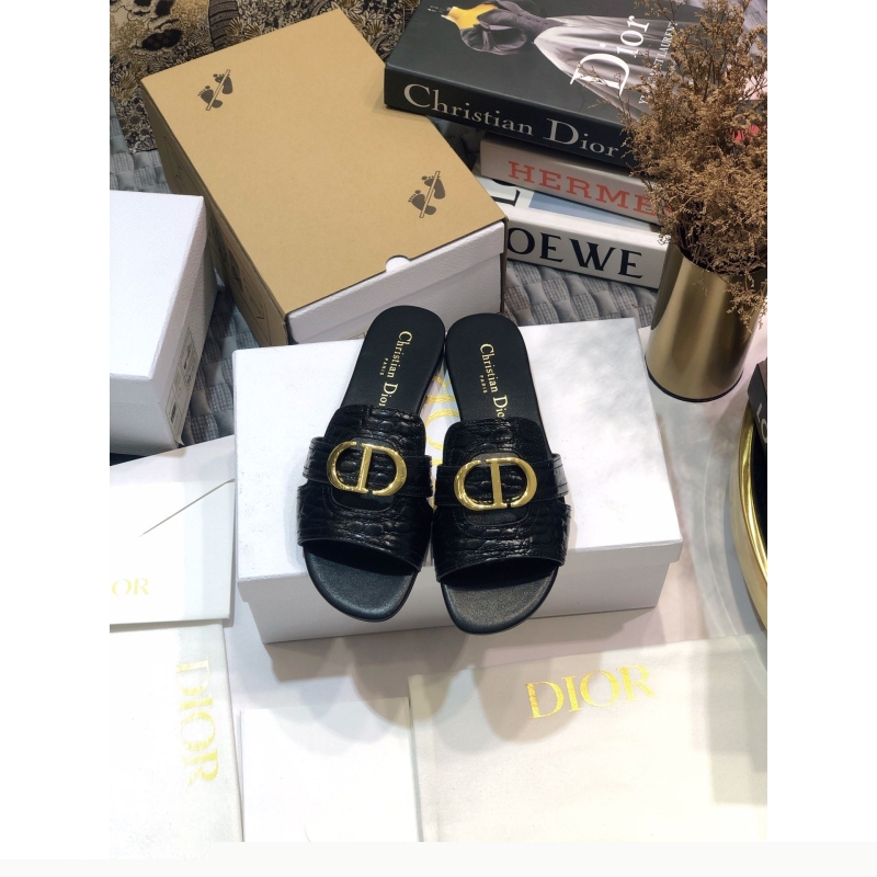 ch**an D*or slippers